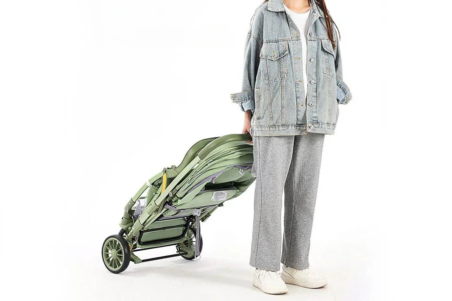 Reversible Baby Stroller with Elevated Seat